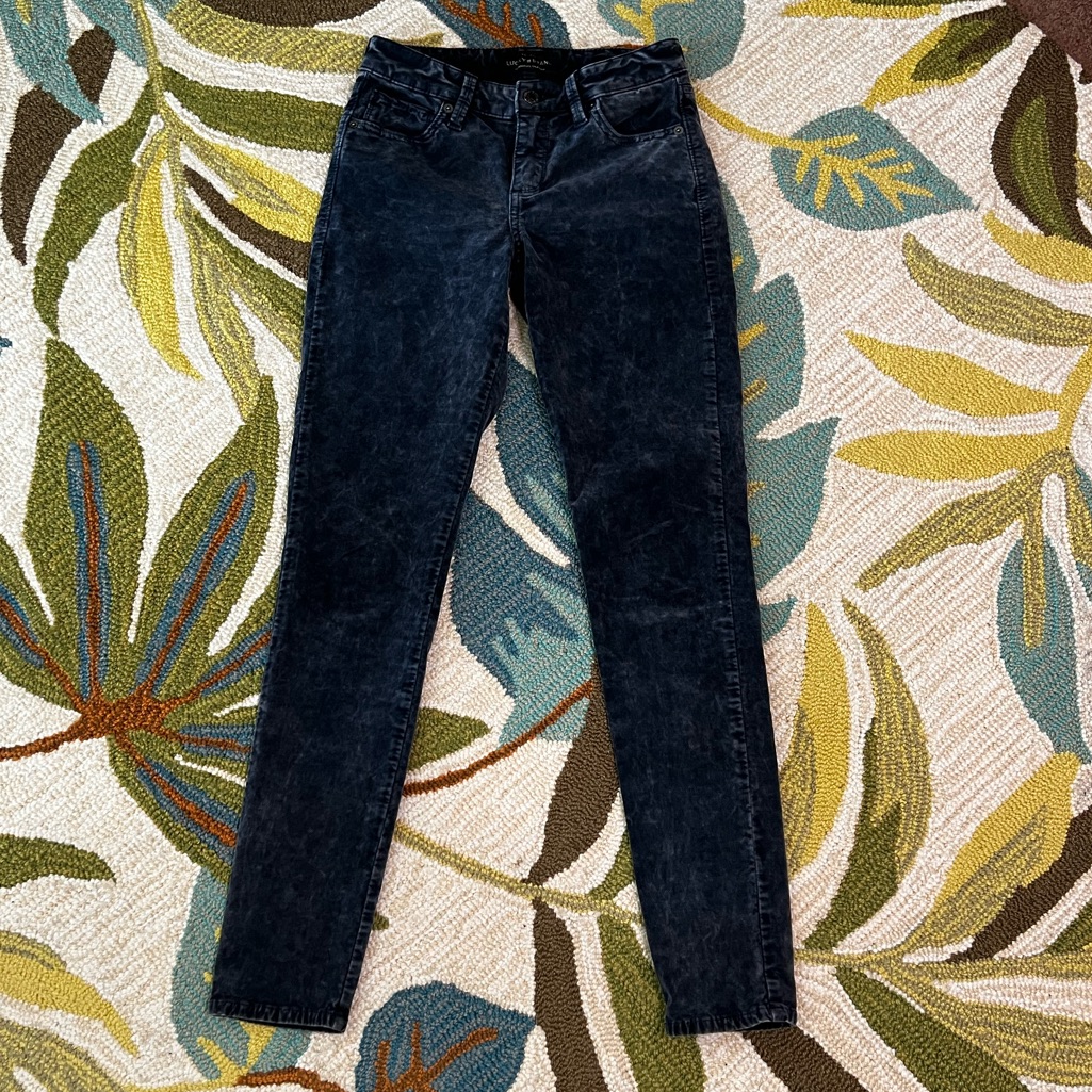 Lucky Brand Crushed Blue Velvet Jeans Size 0/25. Never Used.